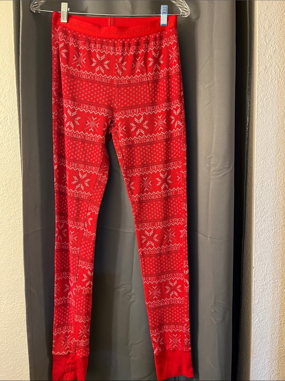 Women’s Victoria's Secret Red Holiday pj Set!